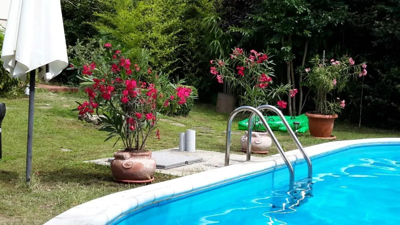 Sunny Villa Boutique Warna